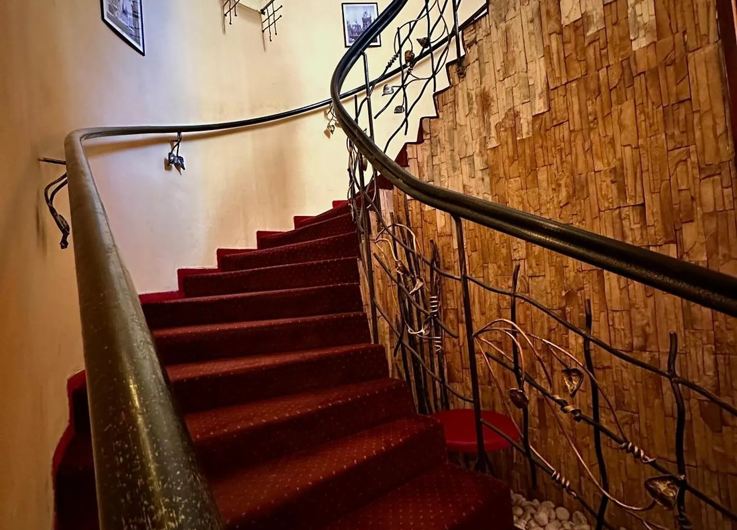Gallery Hotel Sis Prague 3*,