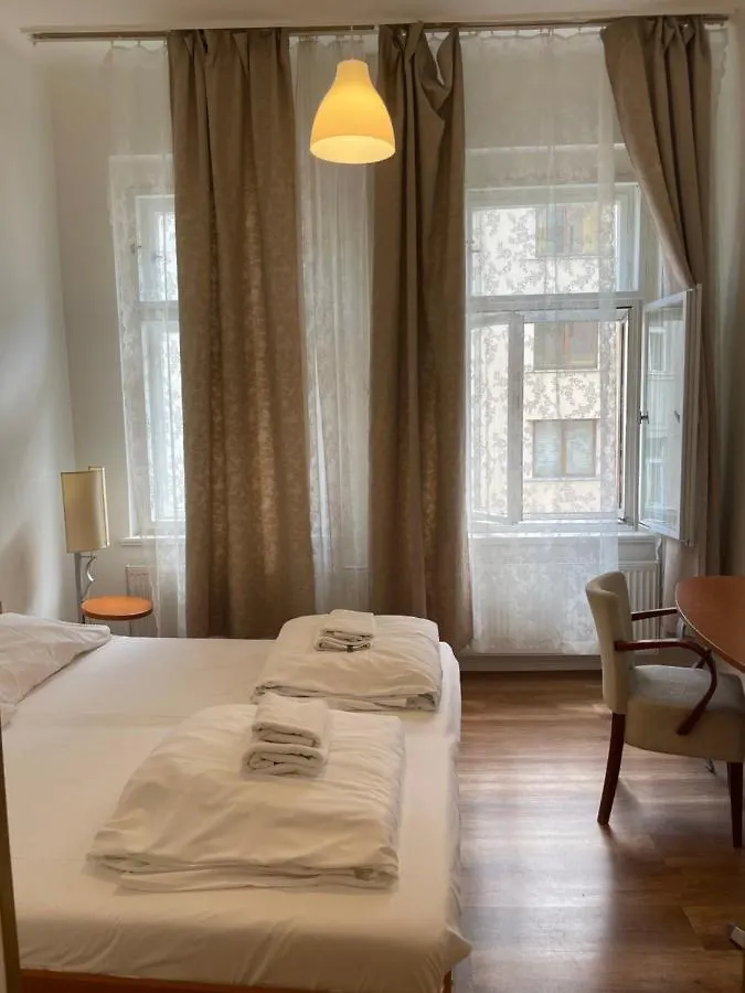 ***  Gallery Hotel Sis Прага Чехия