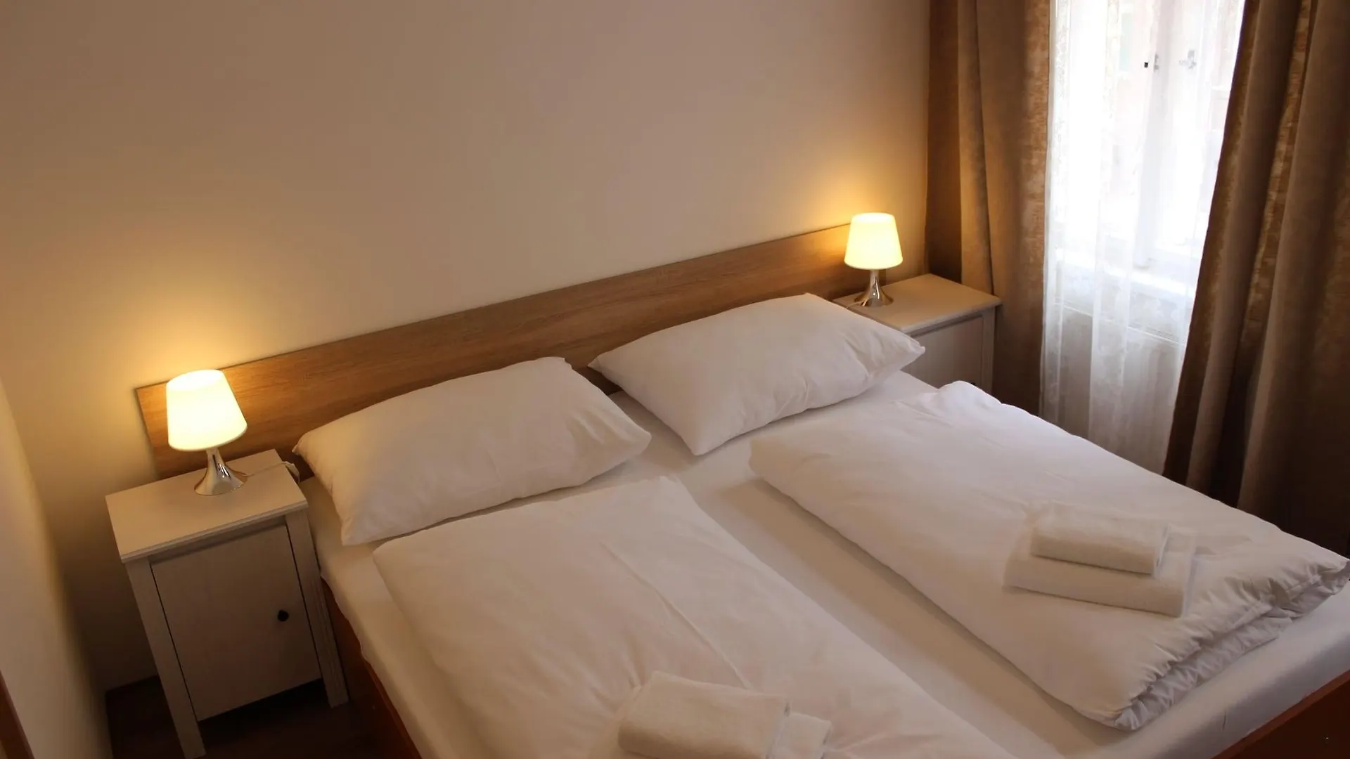 ***  Gallery Hotel Sis Прага Чехия